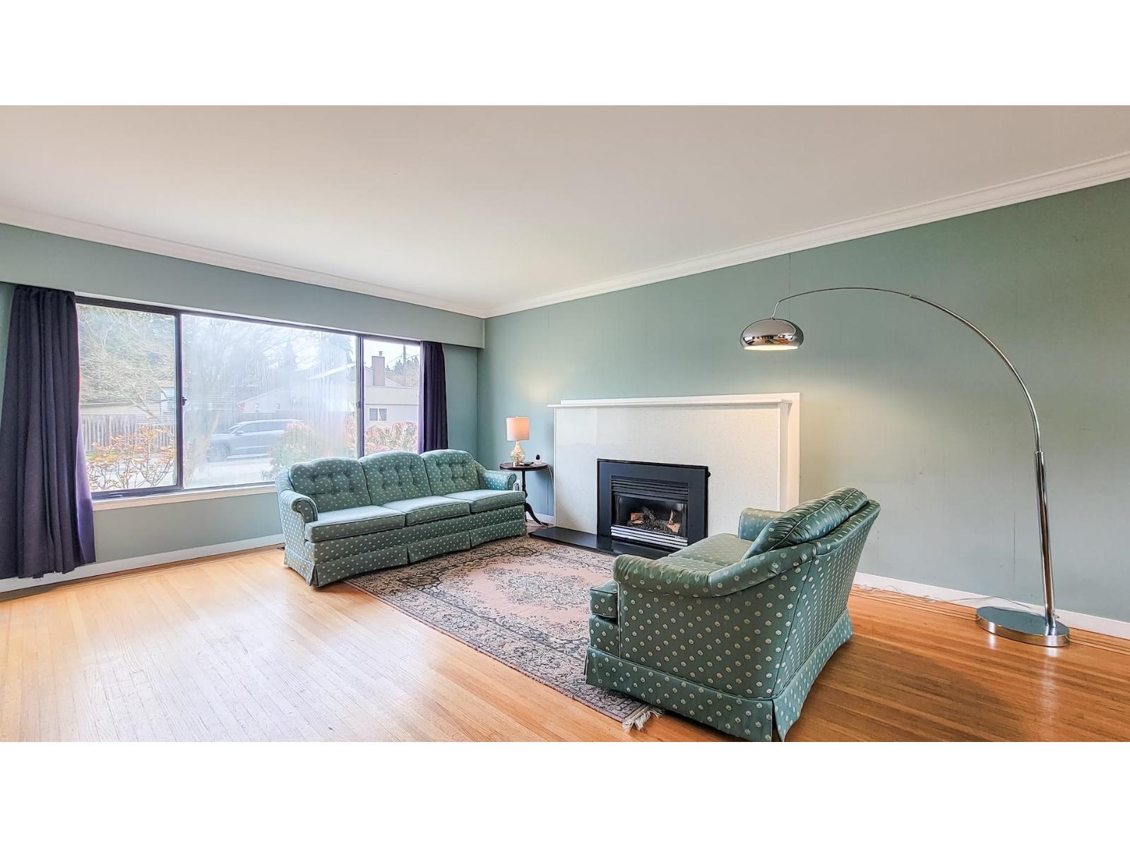 9865 128a Street, Surrey, British Columbia  V3T 3E2 - Photo 2 - R3106750