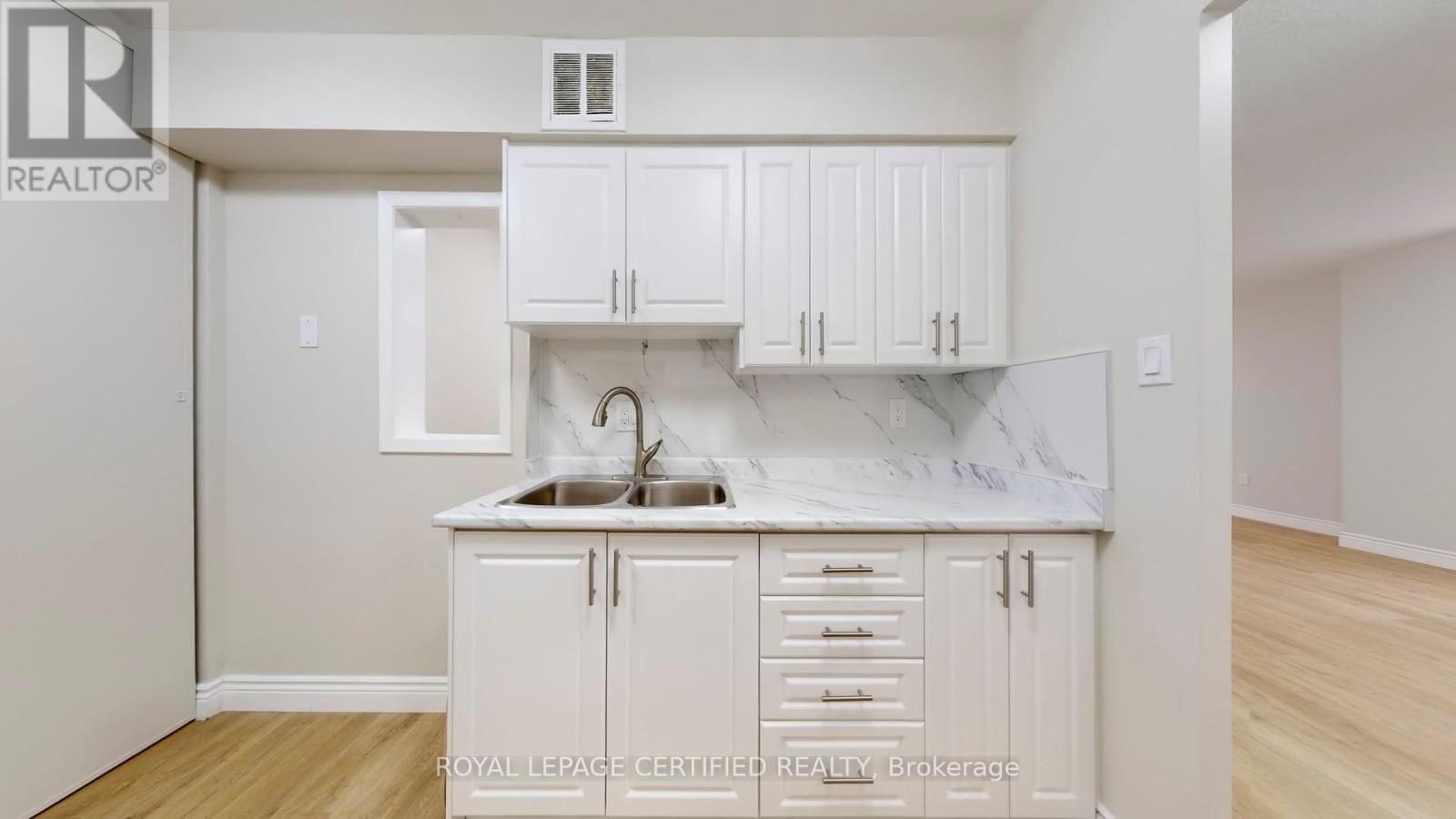 304 - 320 Dixon Road, Toronto, Ontario  M9R 1S8 - Photo 11 - W12954106