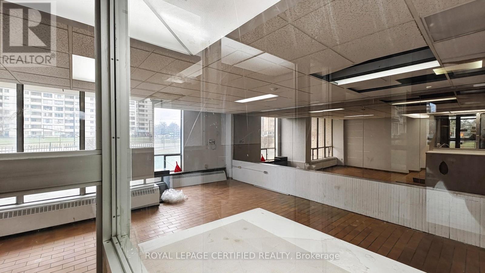 304 - 320 Dixon Road, Toronto, Ontario  M9R 1S8 - Photo 34 - W12954106