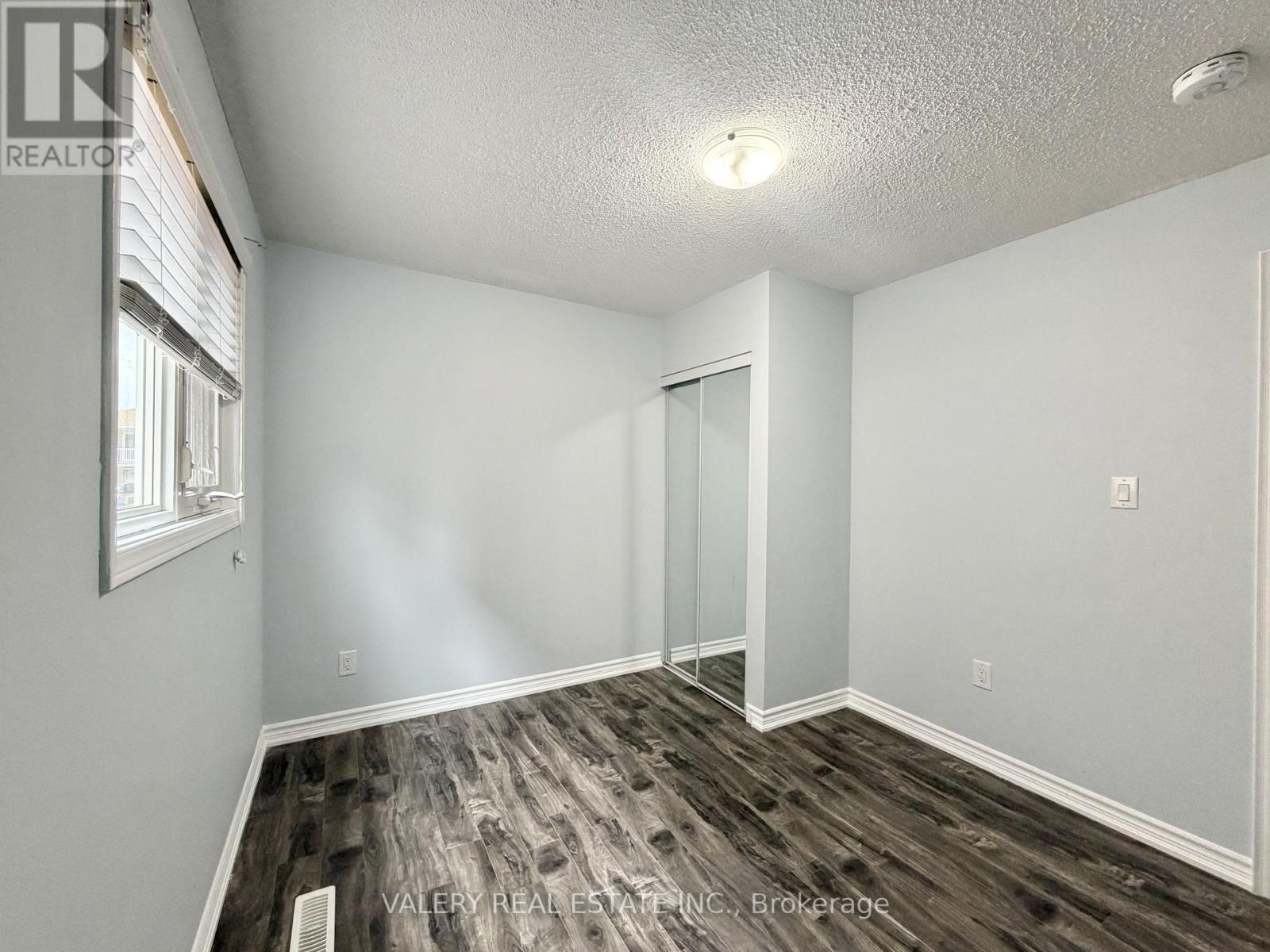 Main Floor - 72 Dantek Crescent, Brampton, Ontario  L6V 3T4 - Photo 7 - W12954110