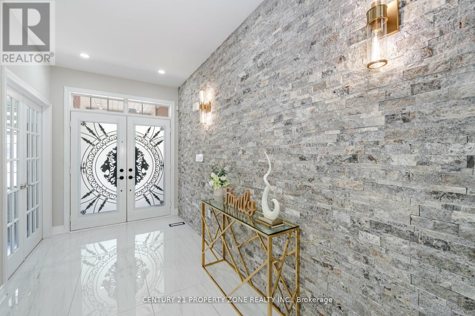 8 Teal Crest Circle, Brampton, Ontario  L6X 2Z6 - Photo 5 - W12954138