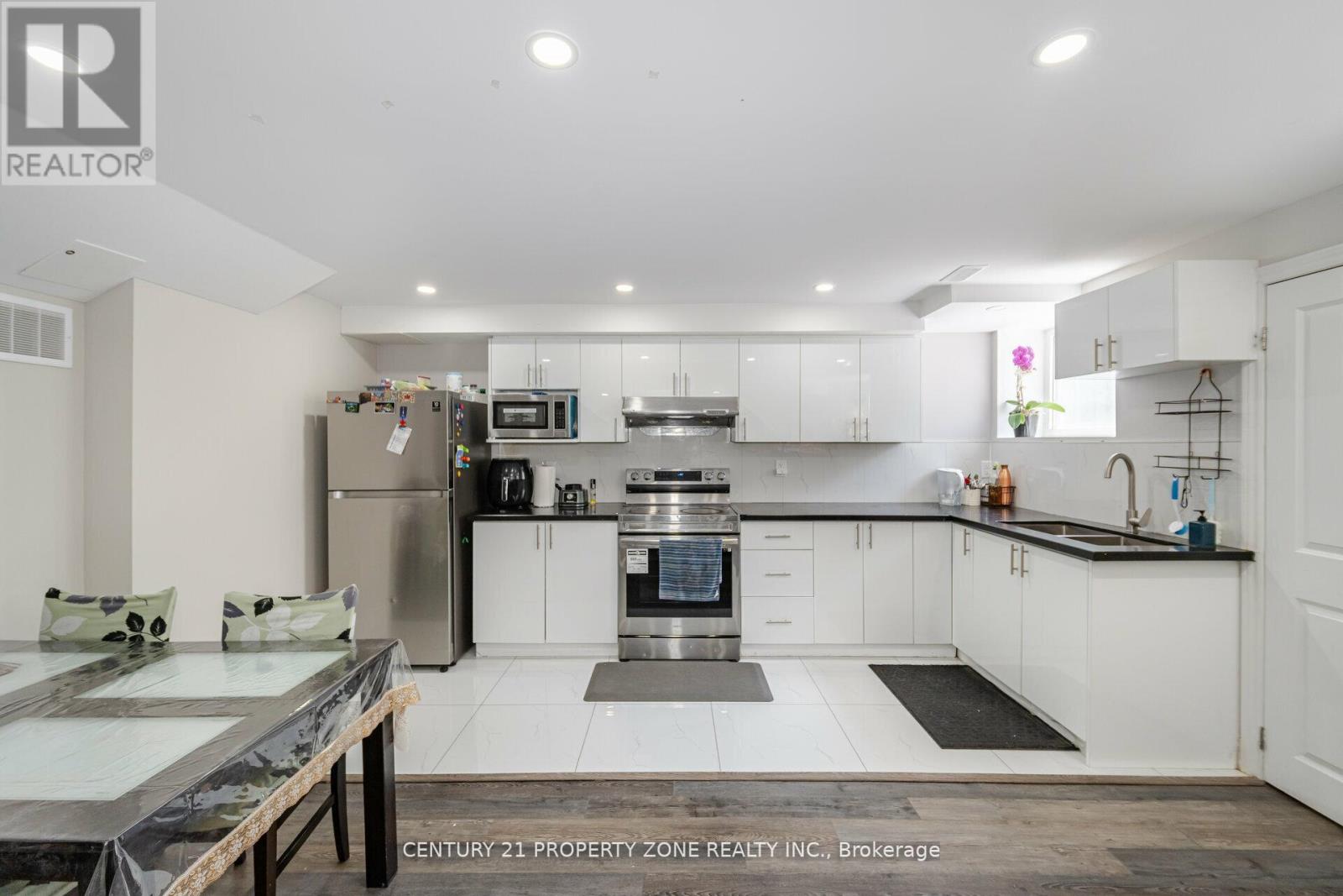 8 Teal Crest Circle, Brampton, Ontario  L6X 2Z6 - Photo 50 - W12954138