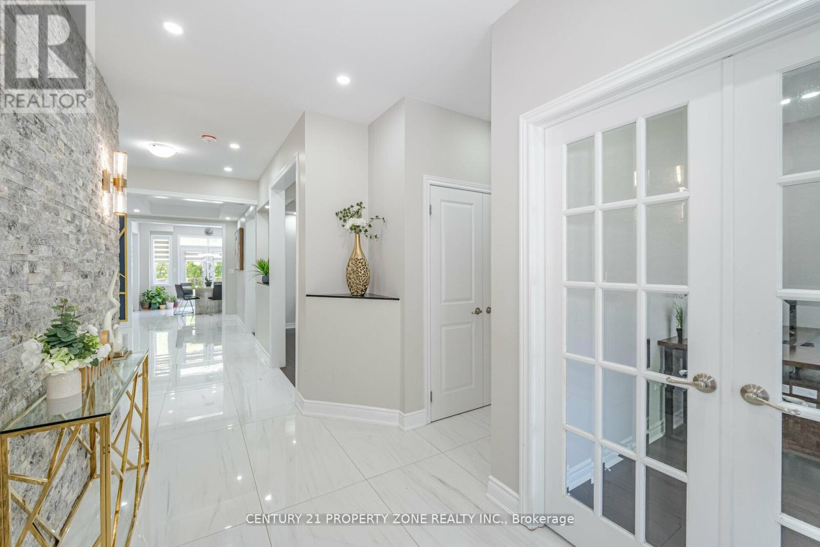 8 Teal Crest Circle, Brampton, Ontario  L6X 2Z6 - Photo 6 - W12954138