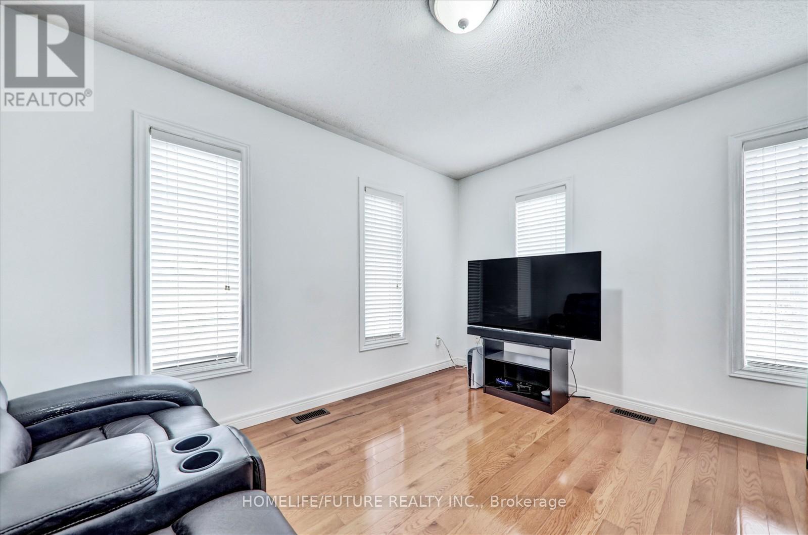 2 Tovey Terrace, Brampton, Ontario  L6R 3E6 - Photo 27 - W12954164