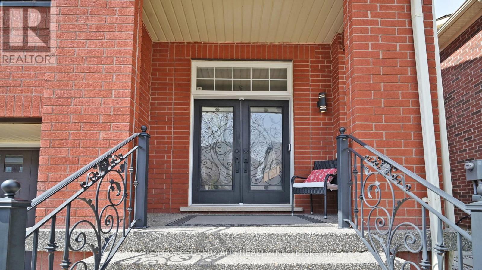 378 Malboeuf Court, Milton, Ontario  L9T 7Y3 - Photo 5 - W12954174