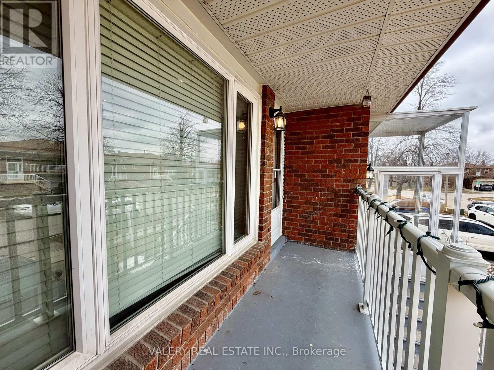 72 Dantek Court, Brampton, Ontario  L6V 3T4 - Photo 11 - W12954180