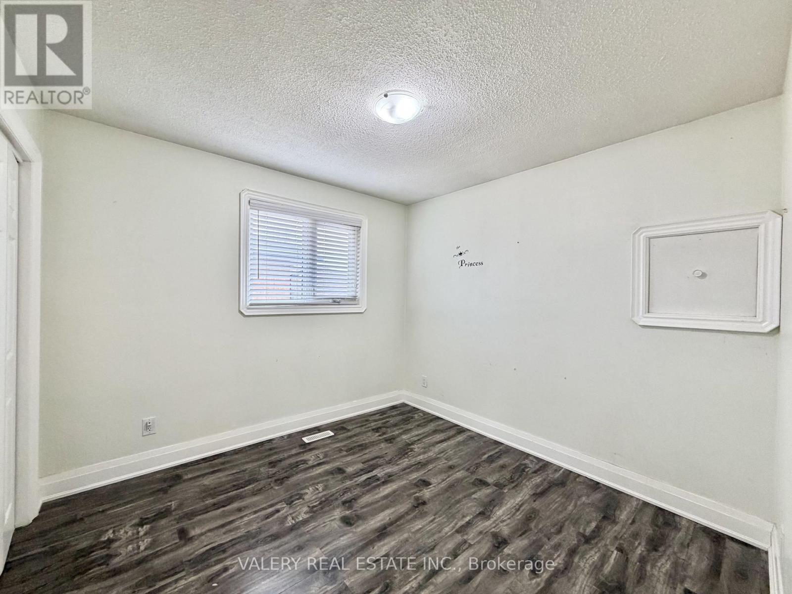 72 Dantek Court, Brampton, Ontario  L6V 3T4 - Photo 8 - W12954180