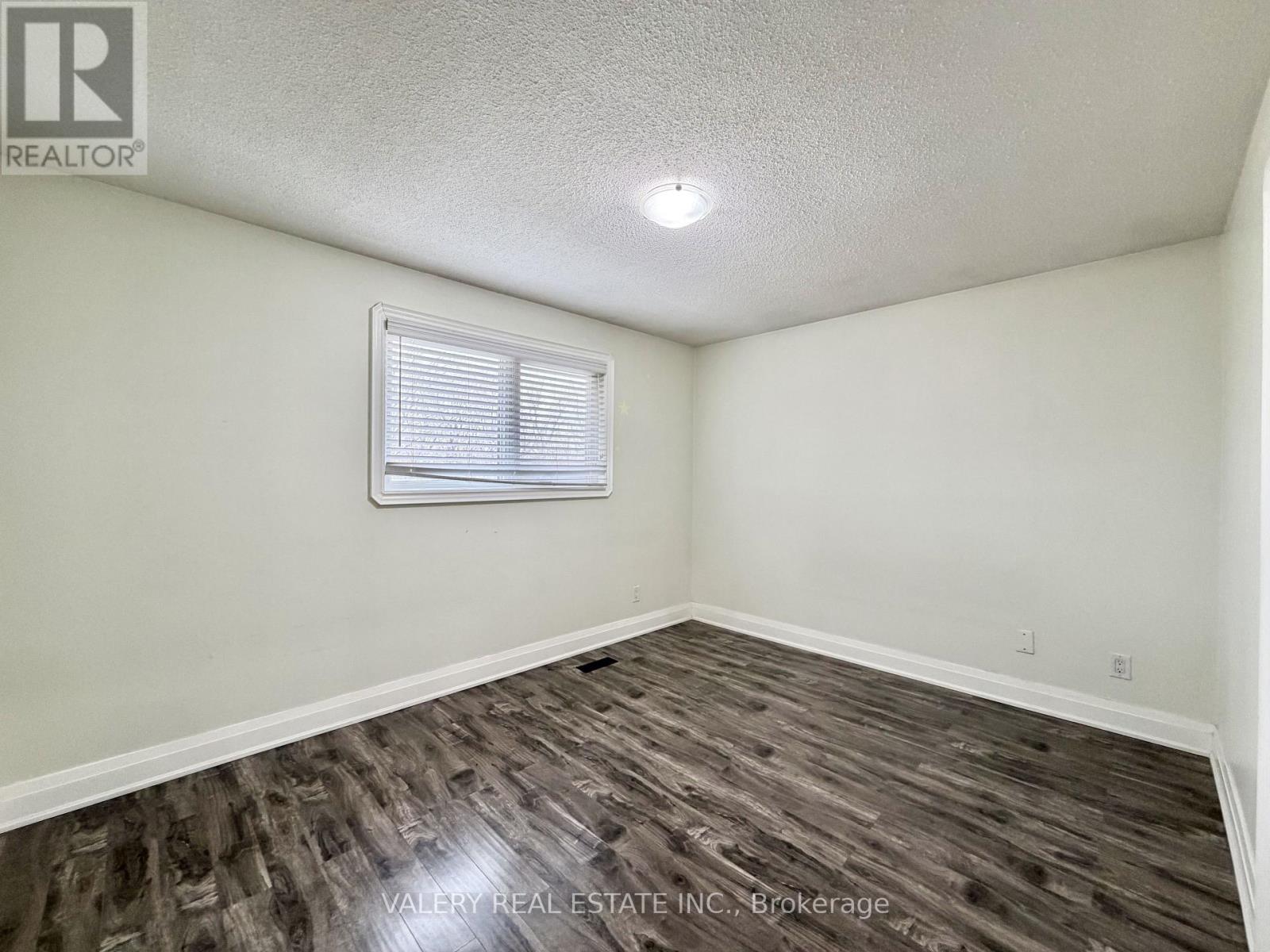 72 Dantek Court, Brampton, Ontario  L6V 3T4 - Photo 9 - W12954180