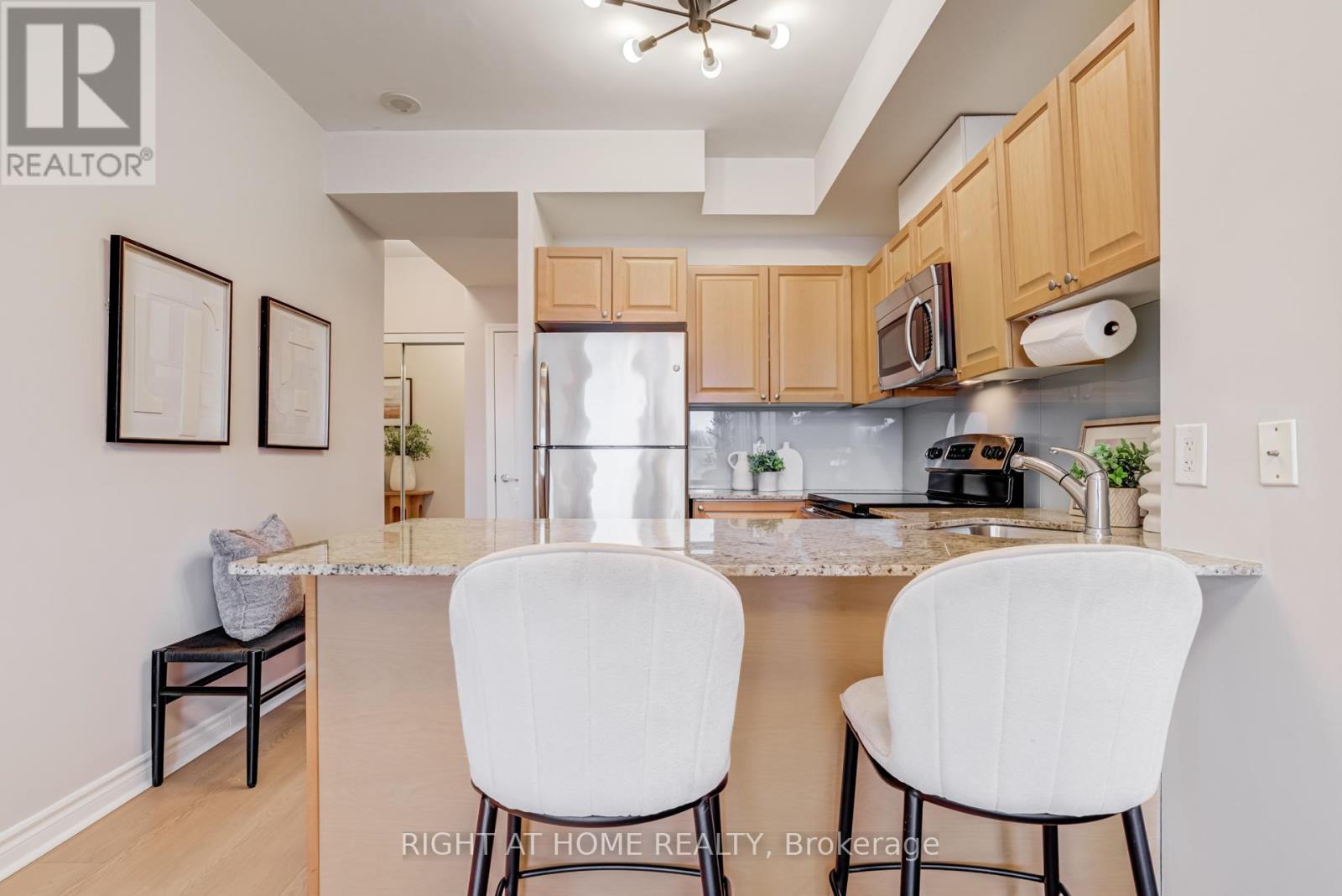 307 - 3865 Lake Shore Boulevard W, Toronto, Ontario  M8W 0A2 - Photo 8 - W12954200