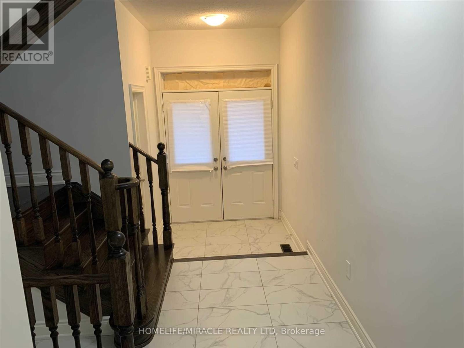 127 Goodwin Crescent, Milton, Ontario  L9E 1H9 - Photo 2 - W12954212