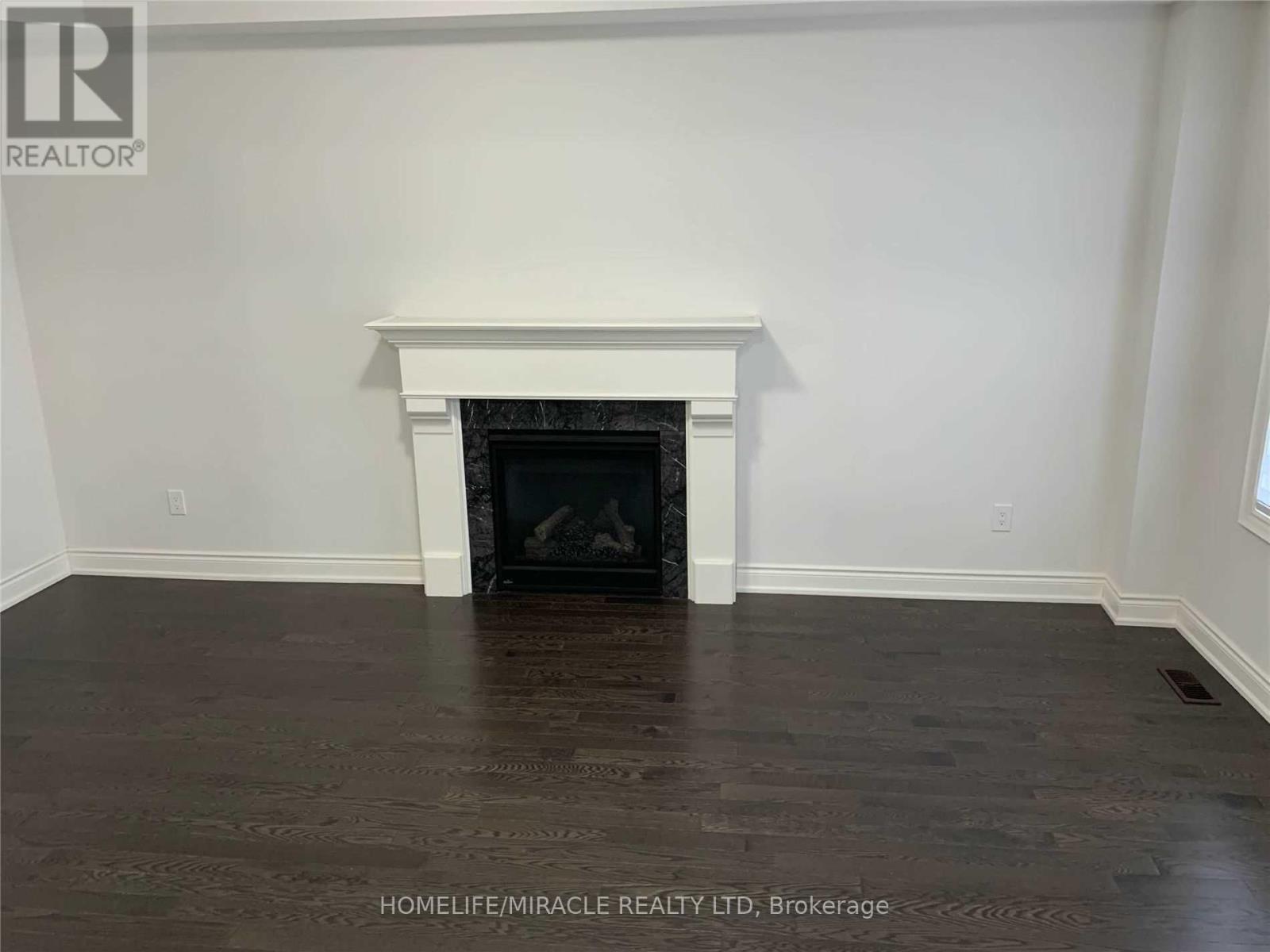 127 Goodwin Crescent, Milton, Ontario  L9E 1H9 - Photo 3 - W12954212