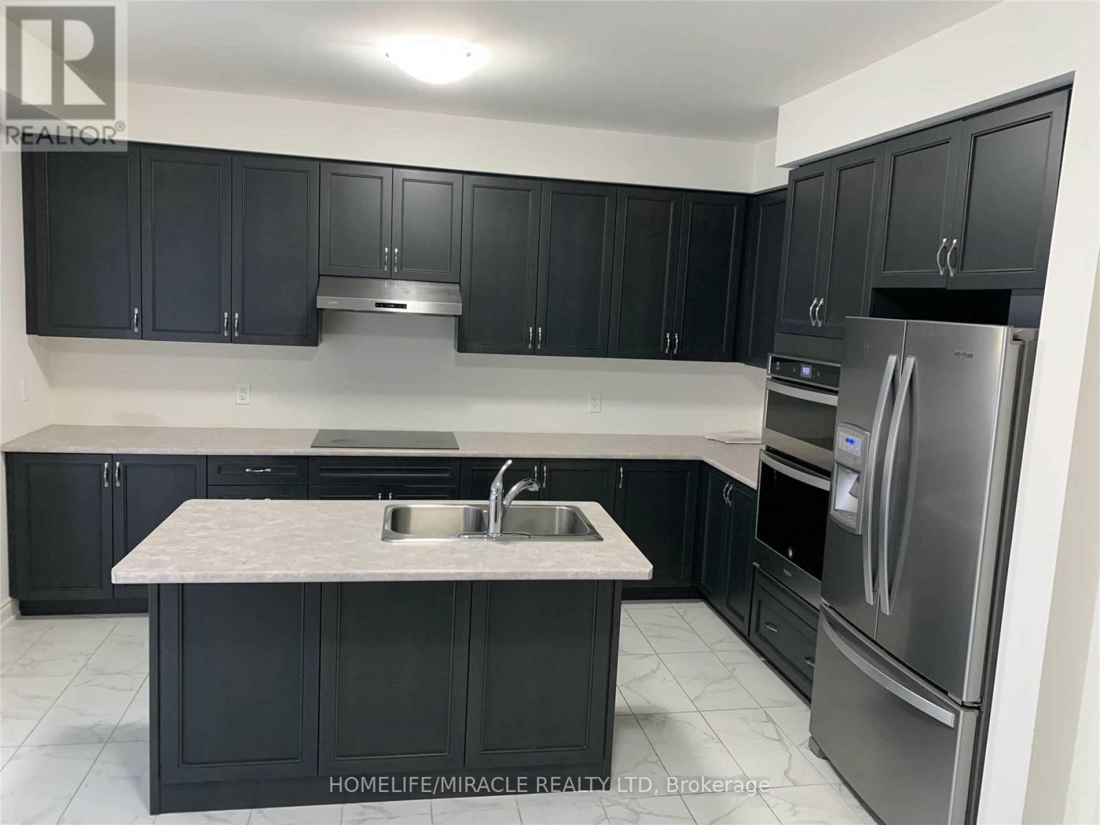 127 Goodwin Crescent, Milton, Ontario  L9E 1H9 - Photo 4 - W12954212