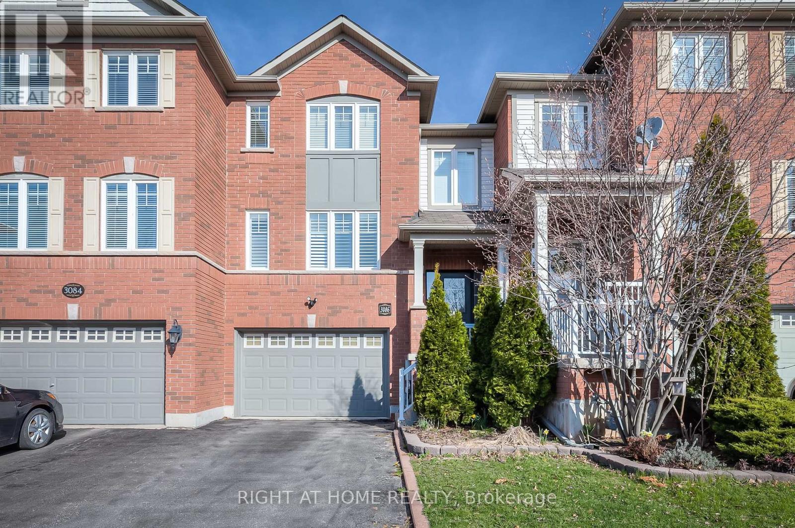 3086 HIGHBOURNE CRESCENT, Oakville, Ontario