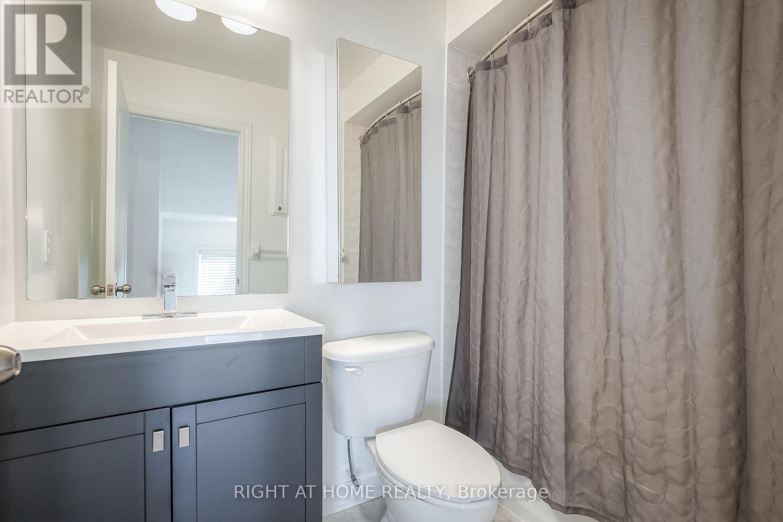 3086 Highbourne Crescent, Oakville, Ontario  L6M 5H1 - Photo 11 - W12954222