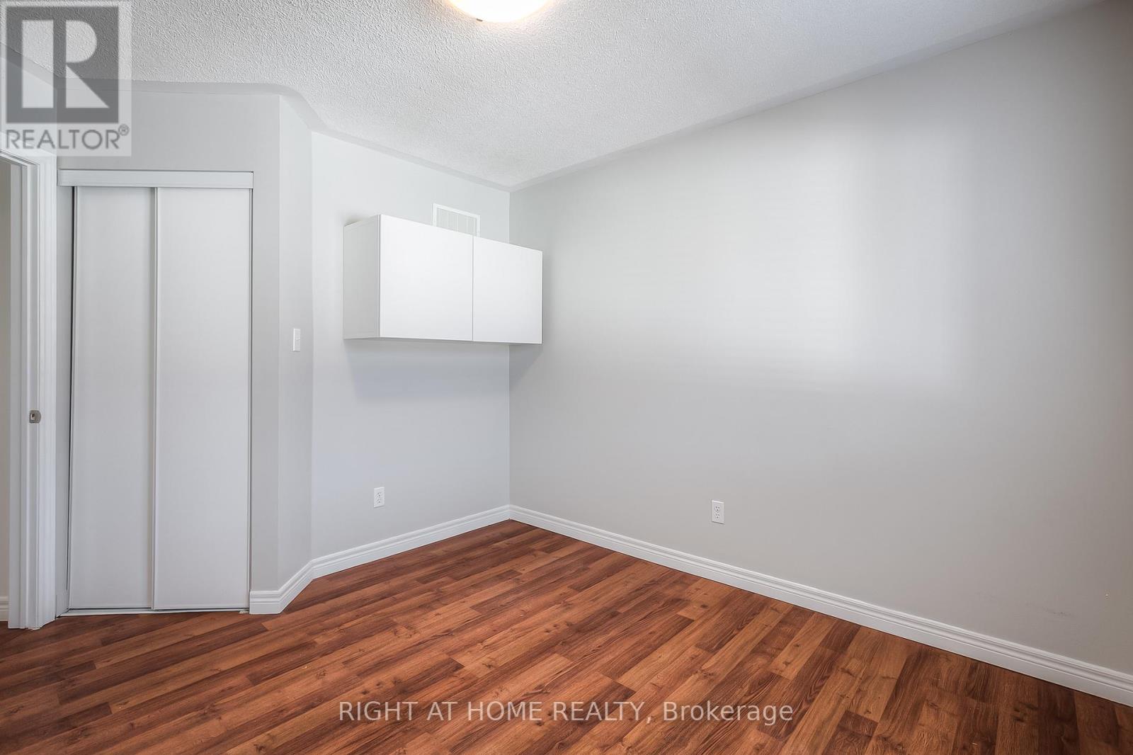 3086 Highbourne Crescent, Oakville, Ontario  L6M 5H1 - Photo 7 - W12954222