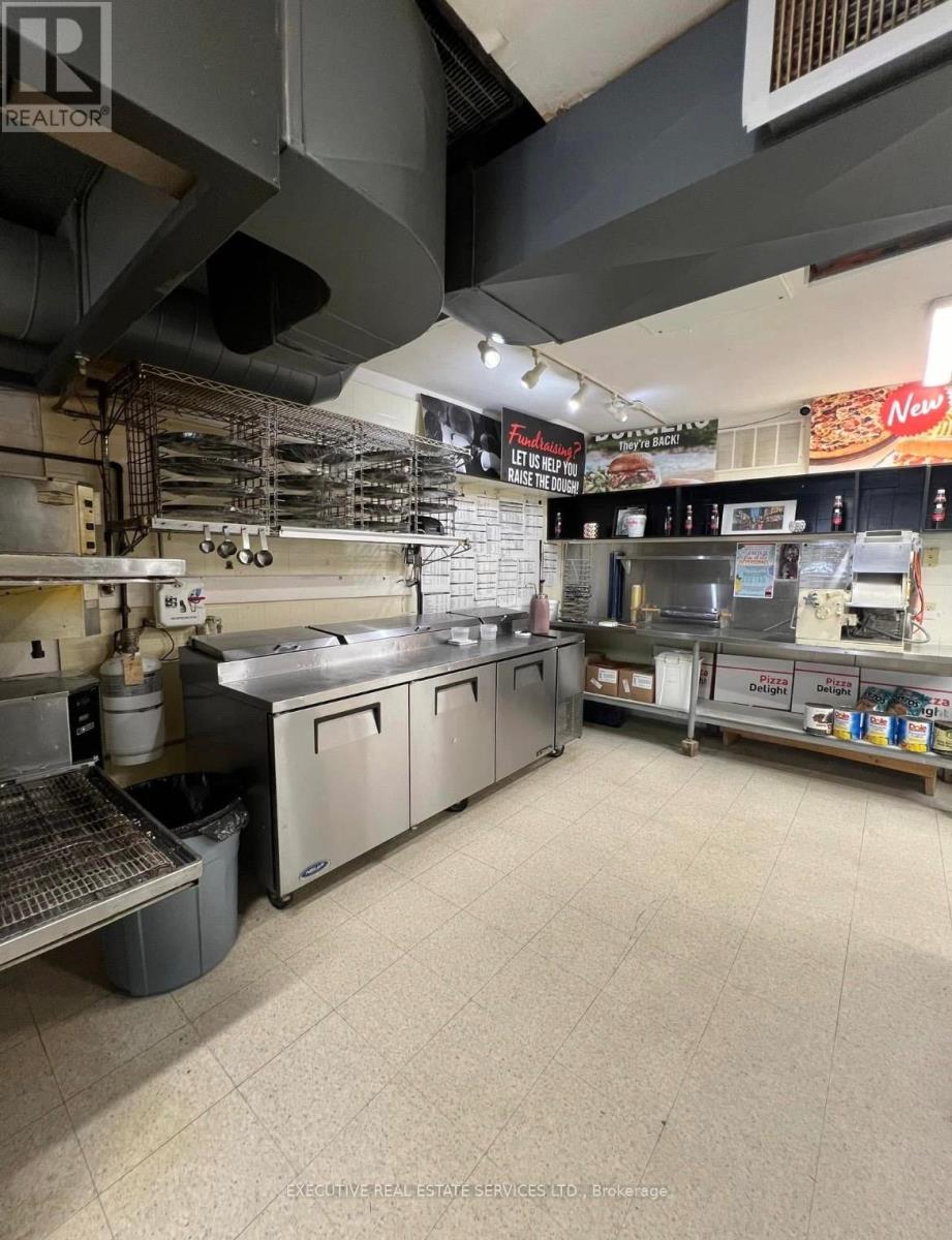 9 - 181 St Andrew Street E, Centre Wellington, Ontario  N1M 1P9 - Photo 4 - X12954126