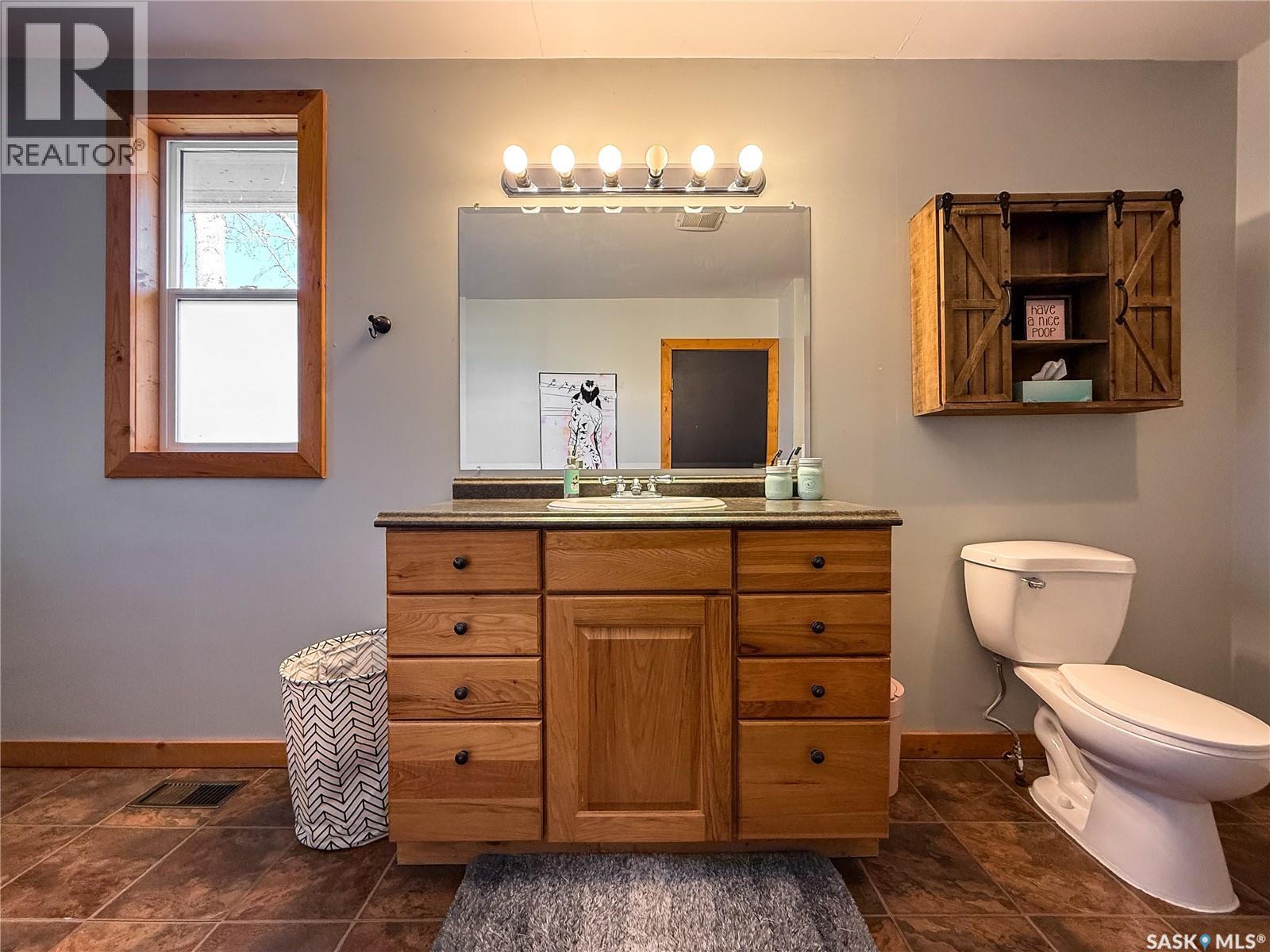 103 1st Street E, Frontier, Saskatchewan  S0N 0W0 - Photo 20 - SK032004