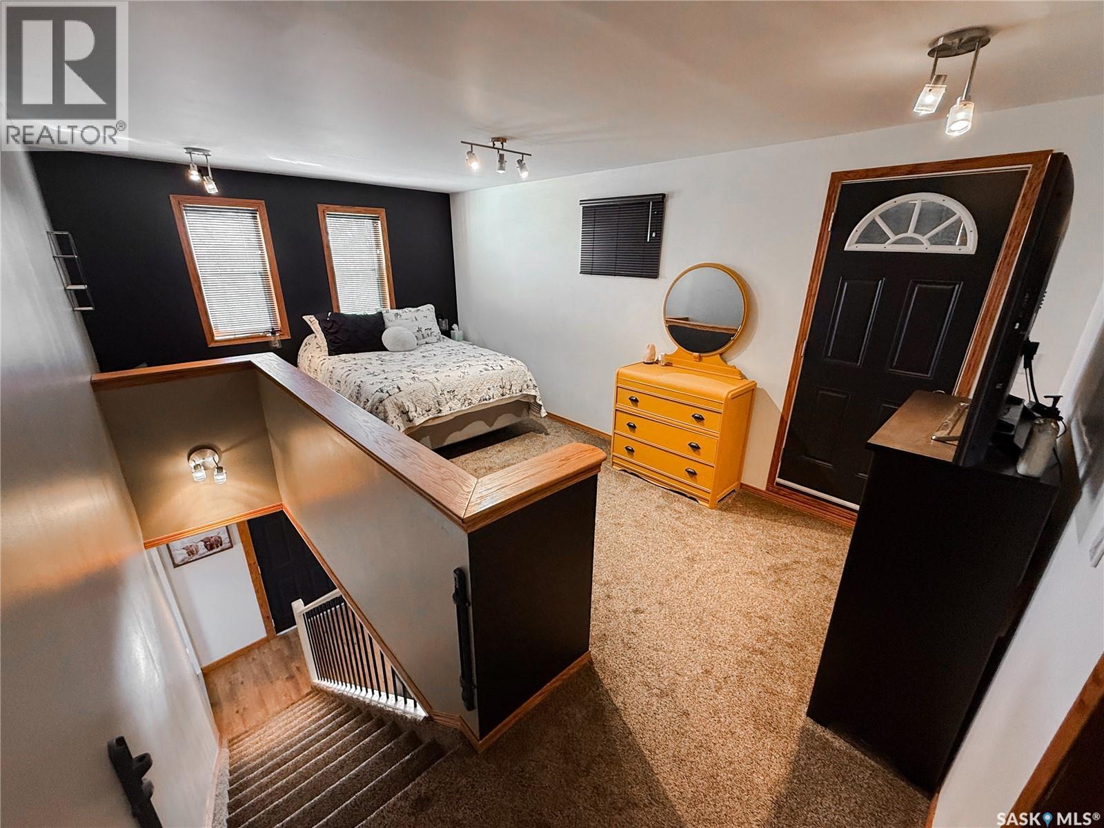 103 1st Street E, Frontier, Saskatchewan  S0N 0W0 - Photo 25 - SK032004