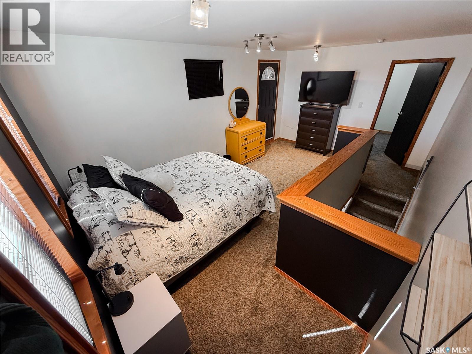 103 1st Street E, Frontier, Saskatchewan  S0N 0W0 - Photo 27 - SK032004