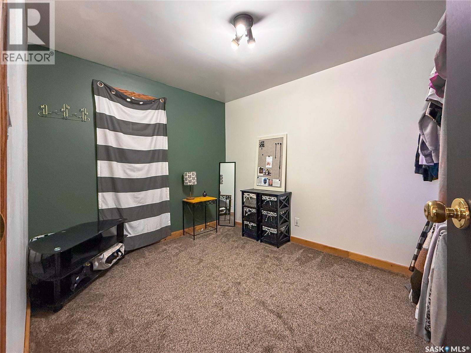 103 1st Street E, Frontier, Saskatchewan  S0N 0W0 - Photo 28 - SK032004