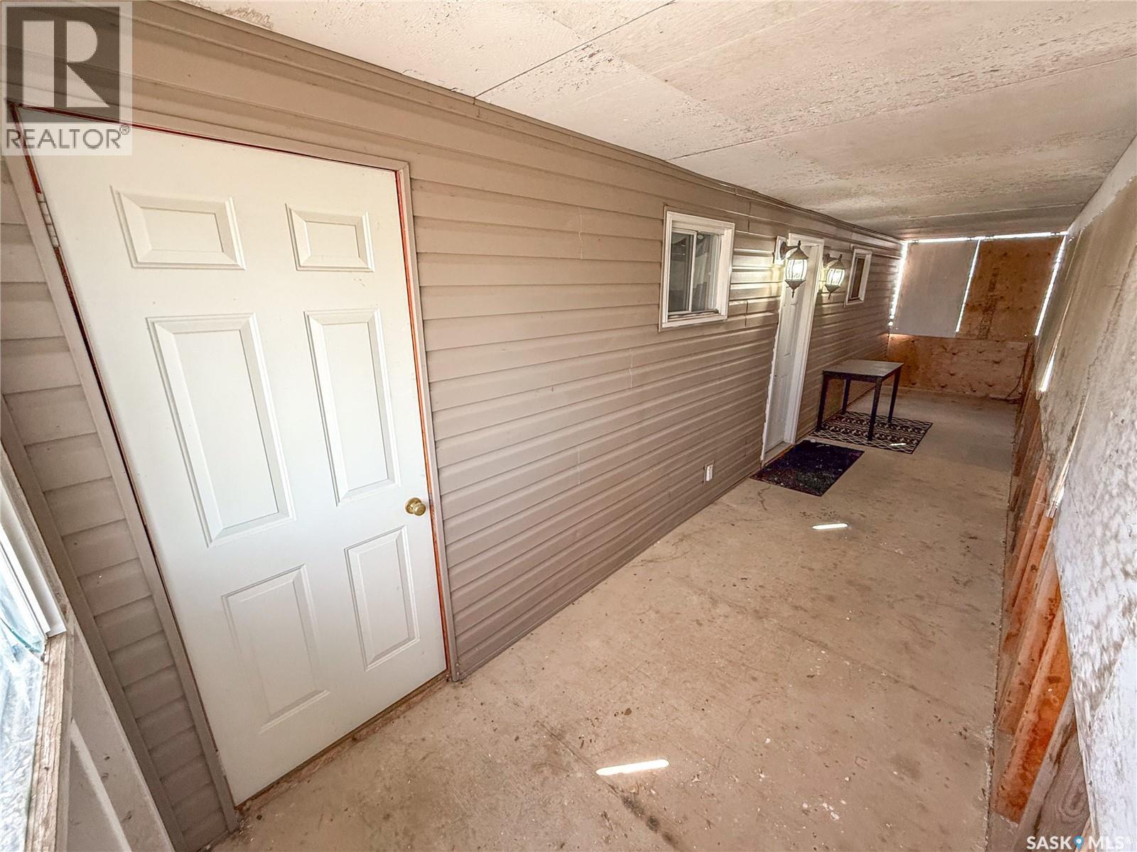 103 1st Street E, Frontier, Saskatchewan  S0N 0W0 - Photo 30 - SK032004