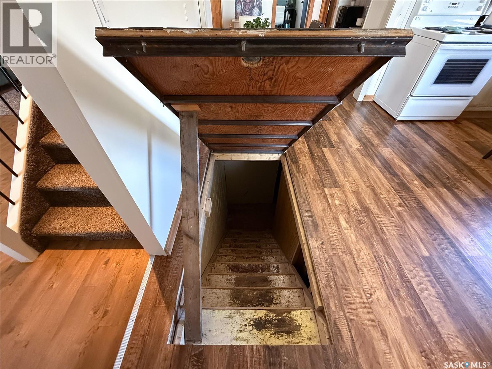 103 1st Street E, Frontier, Saskatchewan  S0N 0W0 - Photo 34 - SK032004