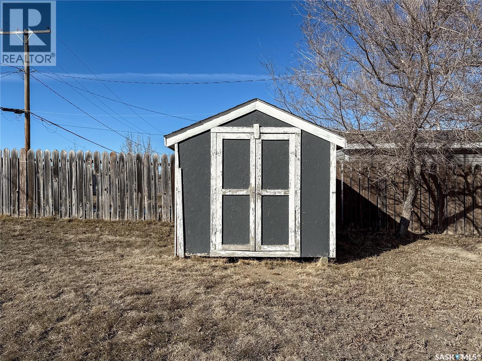 103 1st Street E, Frontier, Saskatchewan  S0N 0W0 - Photo 44 - SK032004