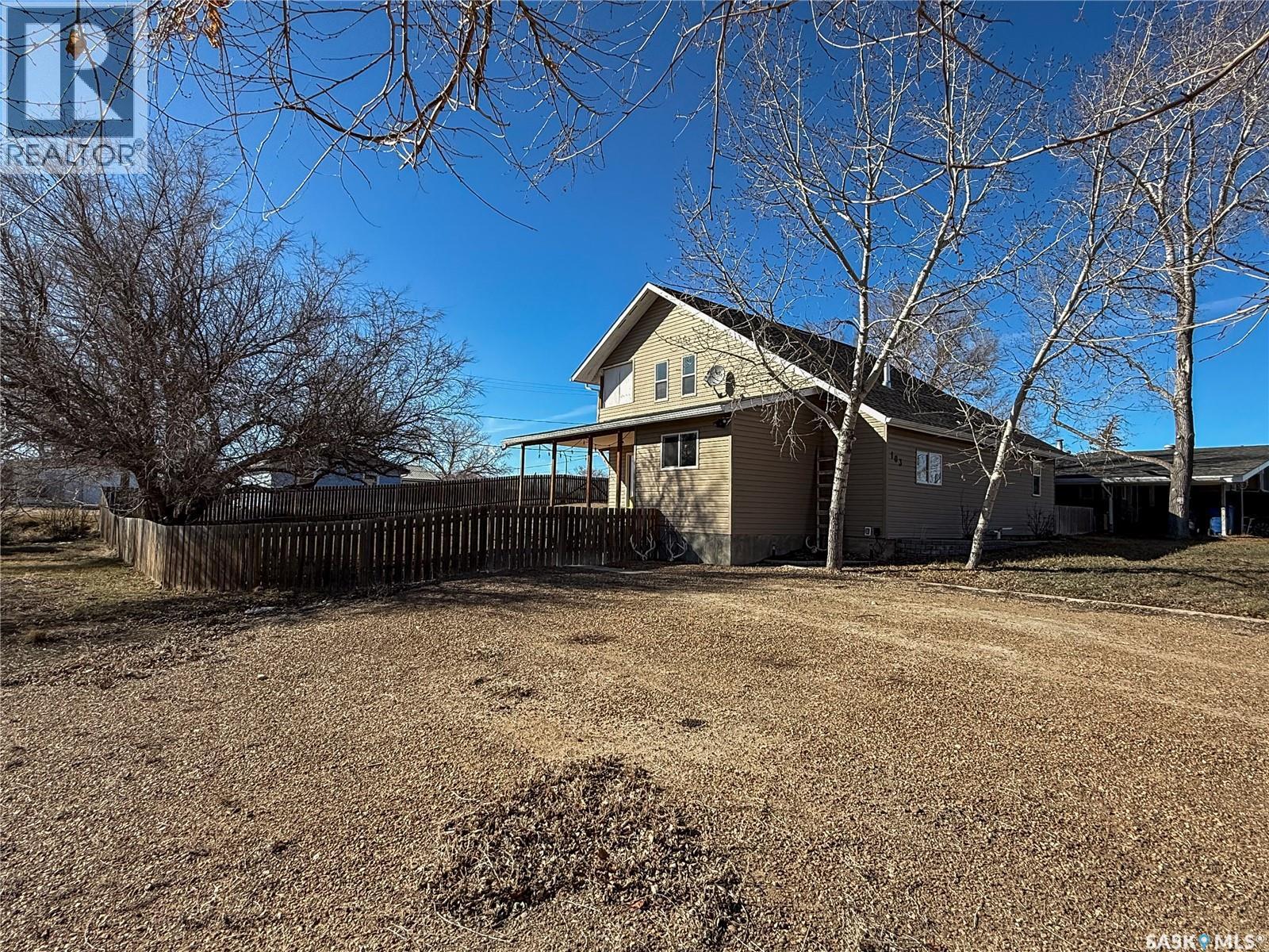 103 1st Street E, Frontier, Saskatchewan  S0N 0W0 - Photo 45 - SK032004