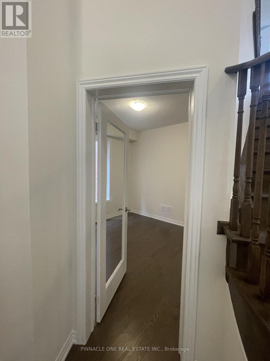 913 Rexton Drive, Oshawa, Ontario  L1L 0V1 - Photo 5 - E12856758