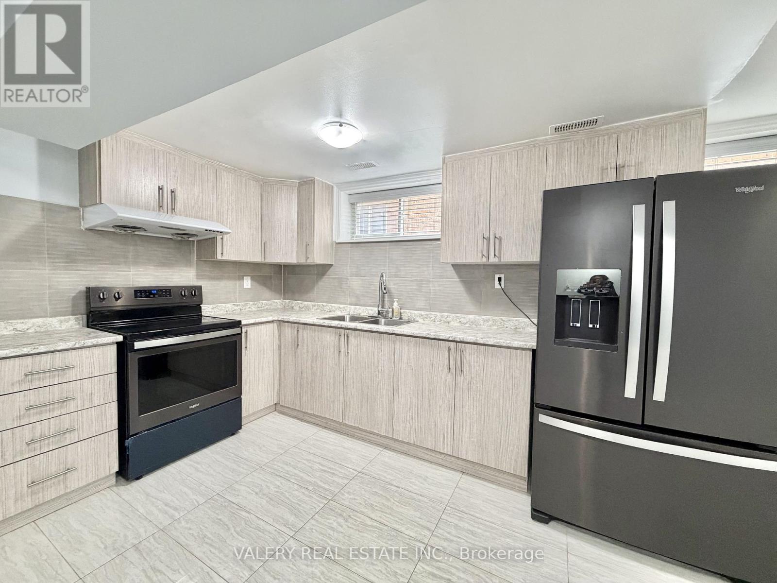 MAIN FLOOR - 72 DANTEK CRESCENT, Brampton, Ontario