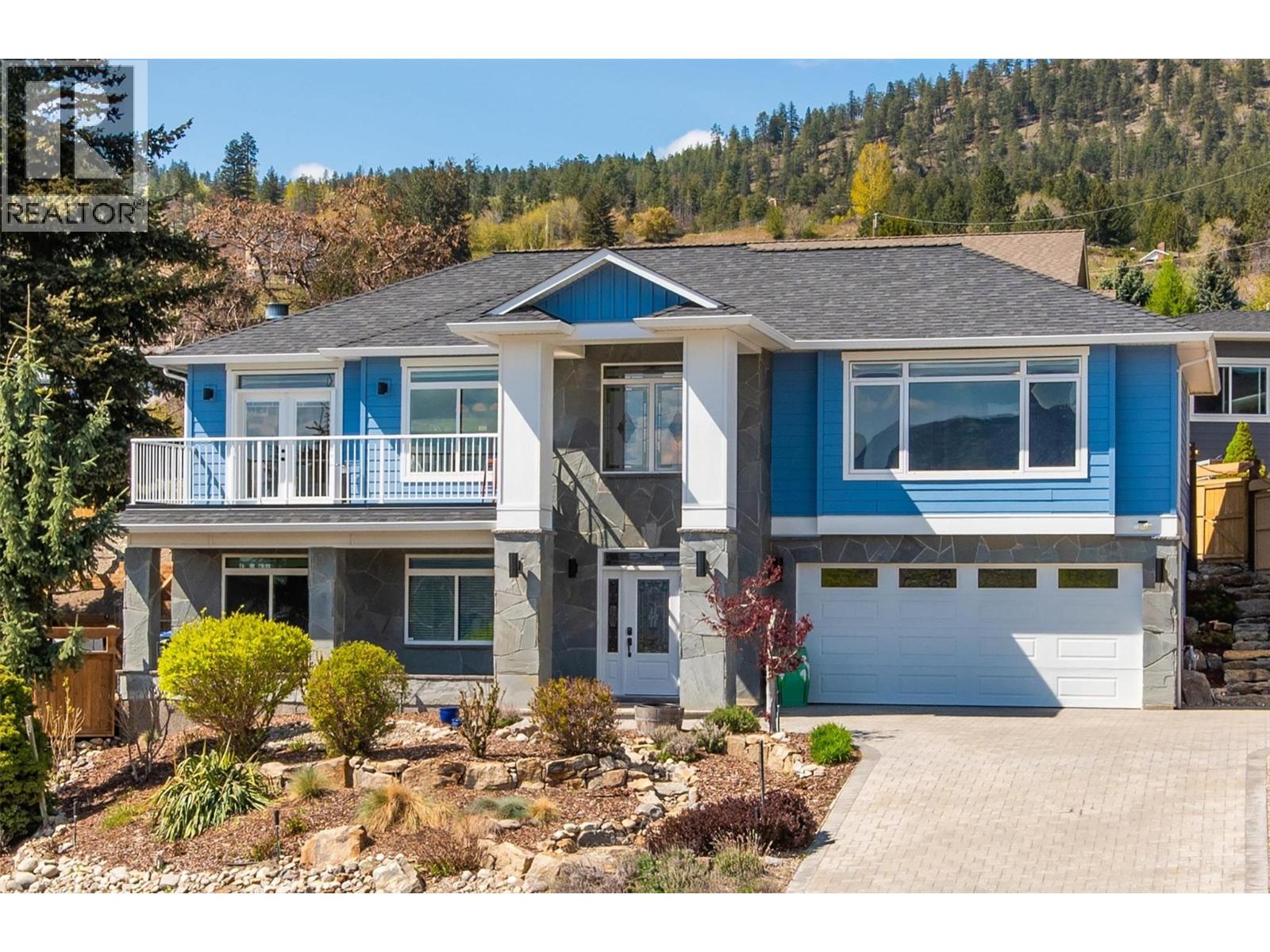 6148 Lipsett Avenue, Peachland, British Columbia