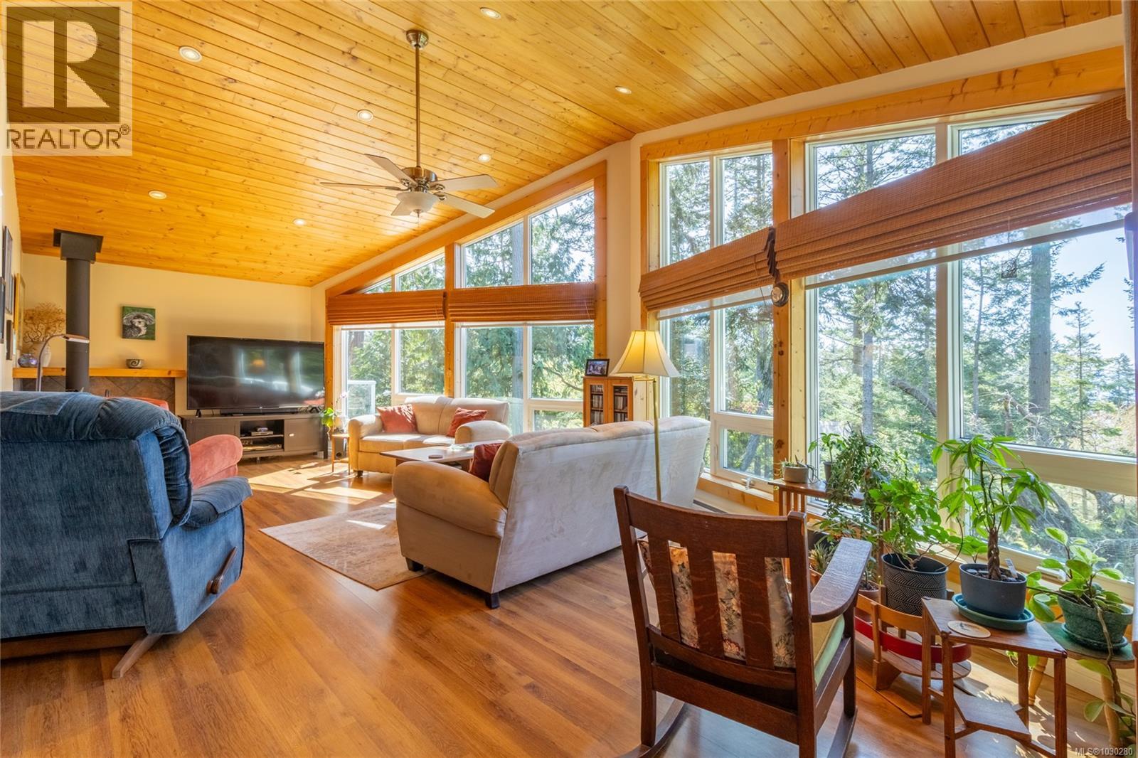 2635 Shoal Rd, Pender Island, British Columbia  V0N 2M2 - Photo 9 - 1030280