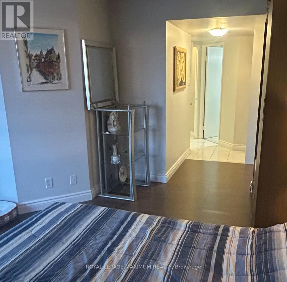 811 - 61 Markbrook Lane, Toronto, Ontario  M9V 5E7 - Photo 6 - W12943278