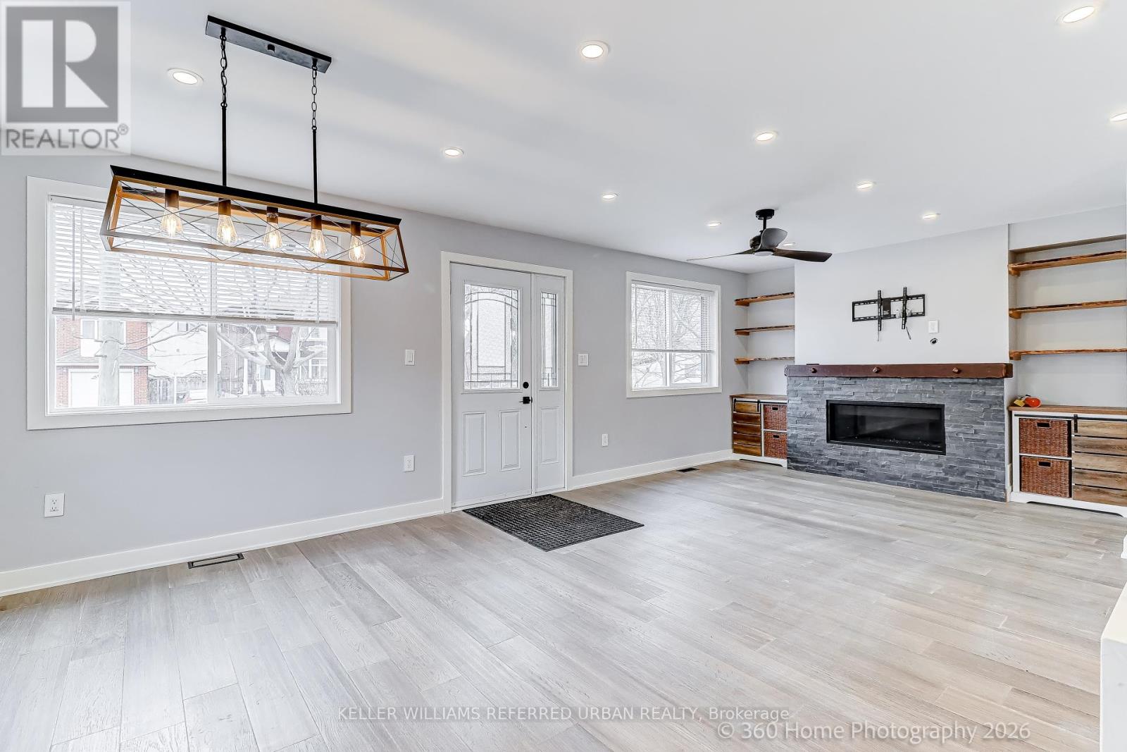 1 - 84 Foch Avenue, Toronto, Ontario  M8W 3X6 - Photo 2 - W12954206