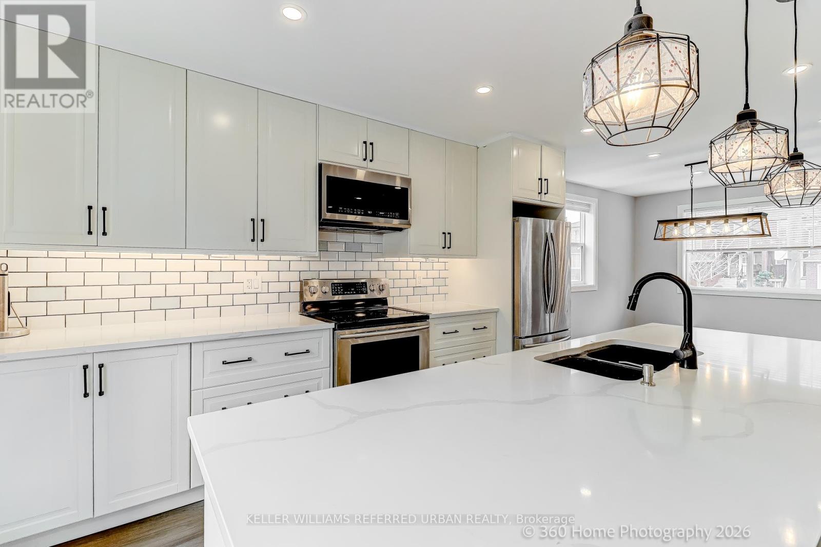 1 - 84 Foch Avenue, Toronto, Ontario  M8W 3X6 - Photo 7 - W12954206