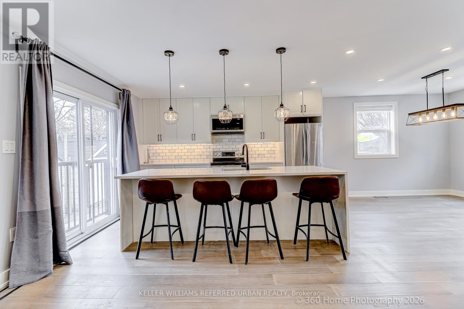 1 - 84 Foch Avenue, Toronto, Ontario  M8W 3X6 - Photo 3 - W12954206