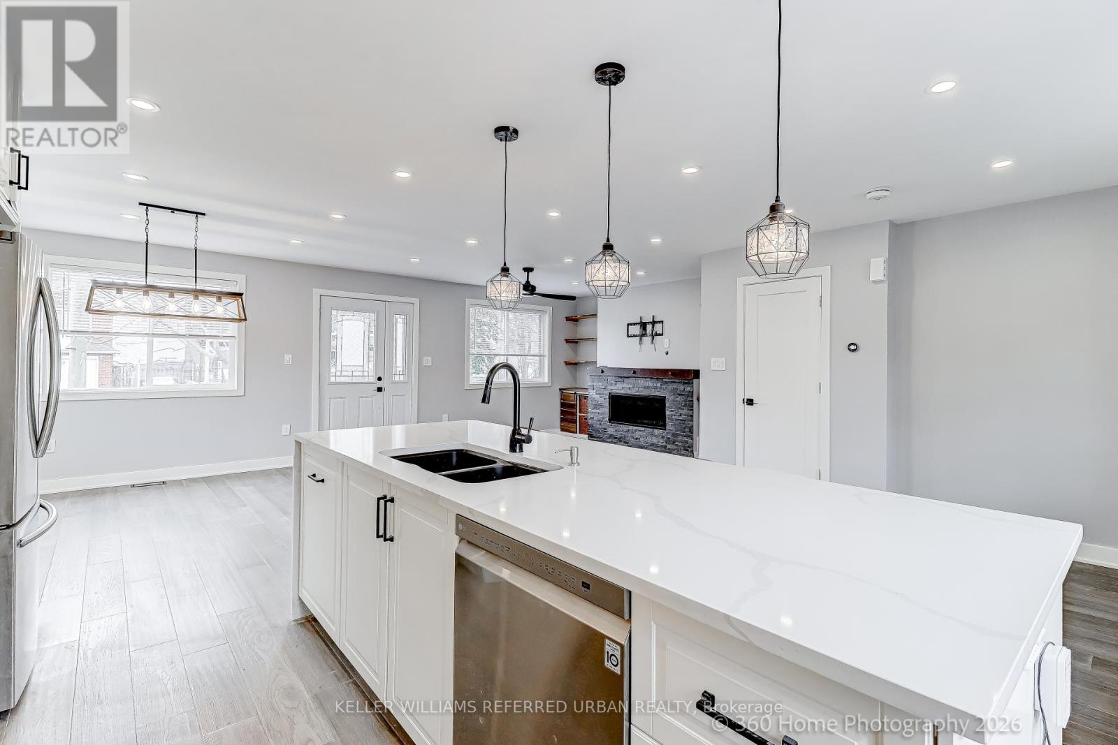 1 - 84 Foch Avenue, Toronto, Ontario  M8W 3X6 - Photo 8 - W12954206