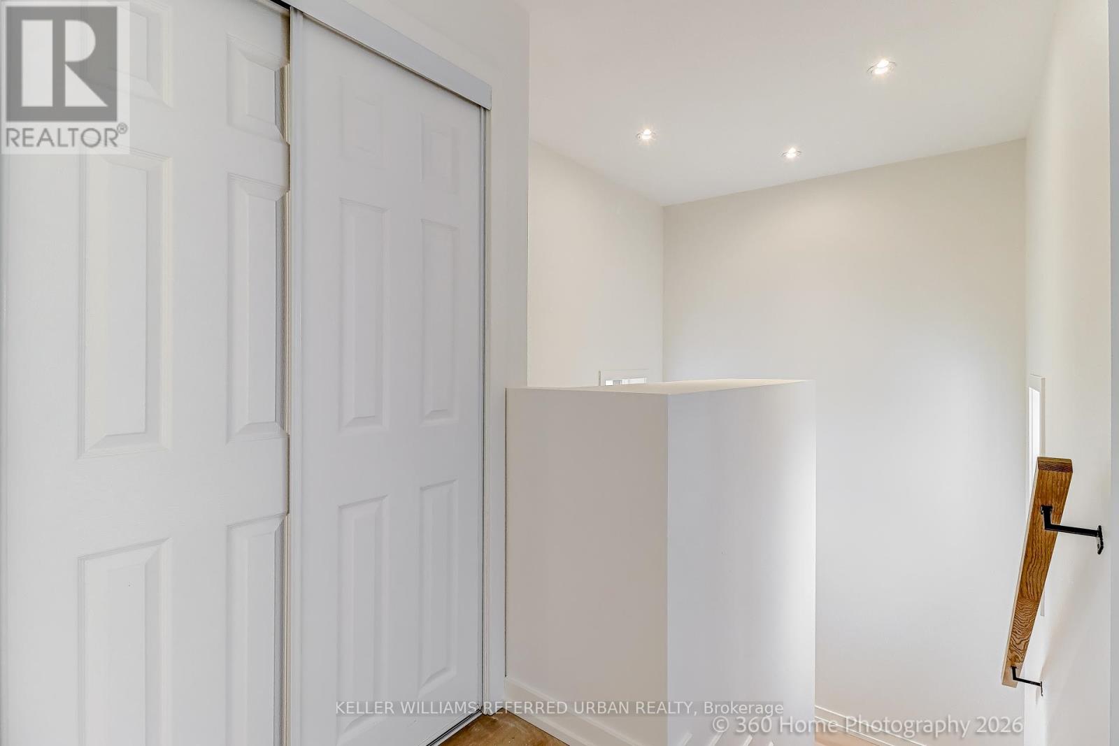 2 - 84 Foch Avenue, Toronto, Ontario  M8W 3X6 - Photo 9 - W12954208