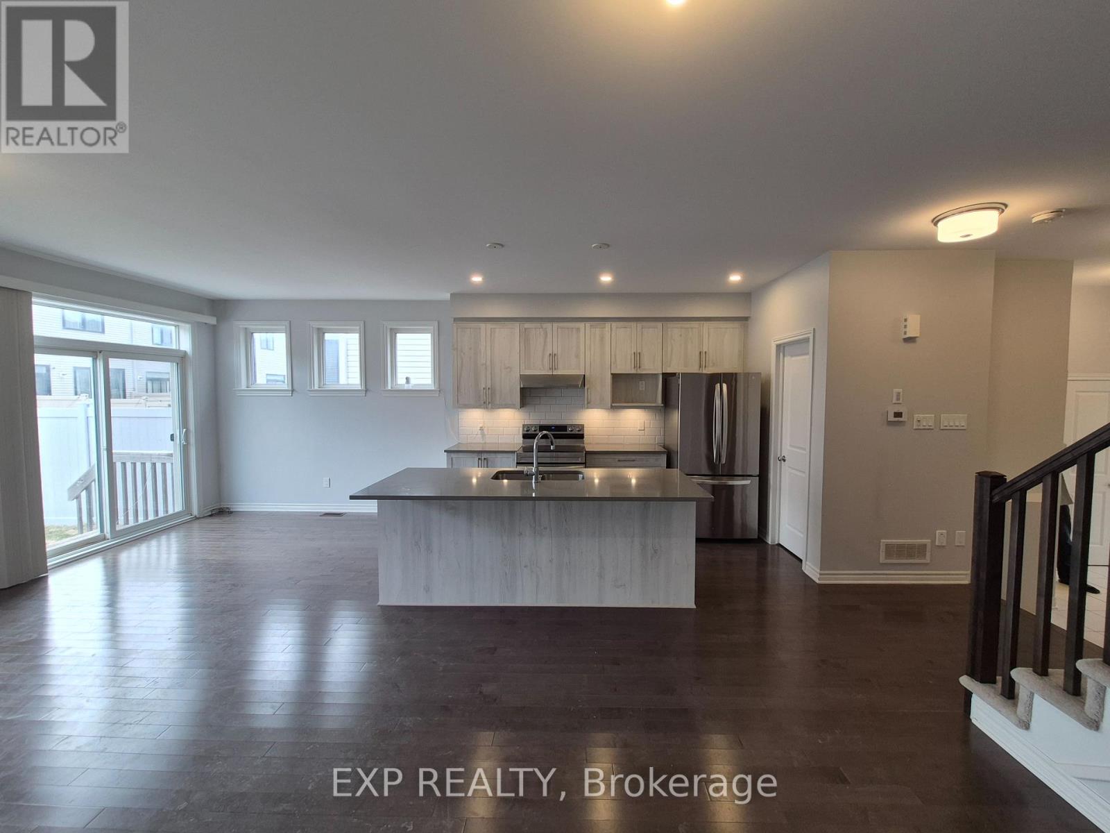 618 Taliesin Crescent, Ottawa, Ontario  K2S 2W5 - Photo 9 - X12942800