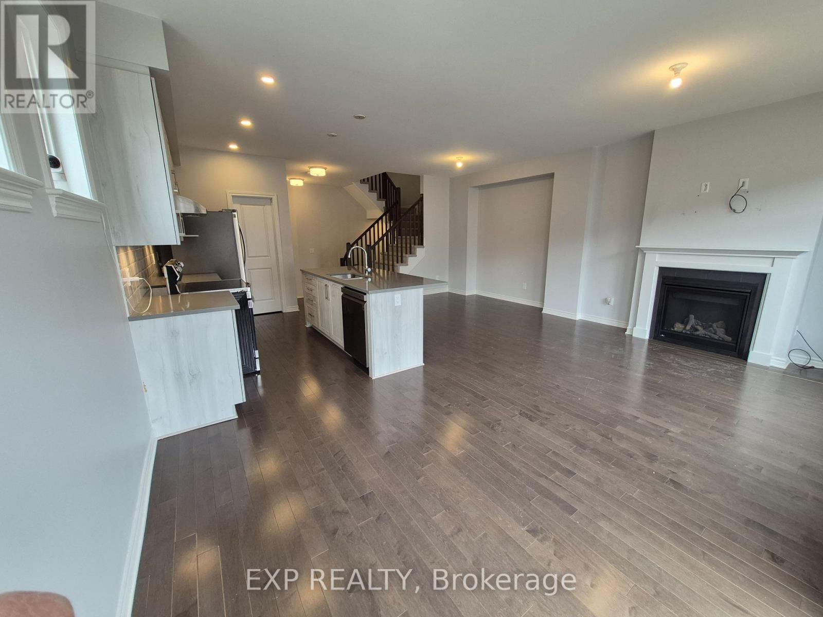 618 Taliesin Crescent, Ottawa, Ontario  K2S 2W5 - Photo 7 - X12942800