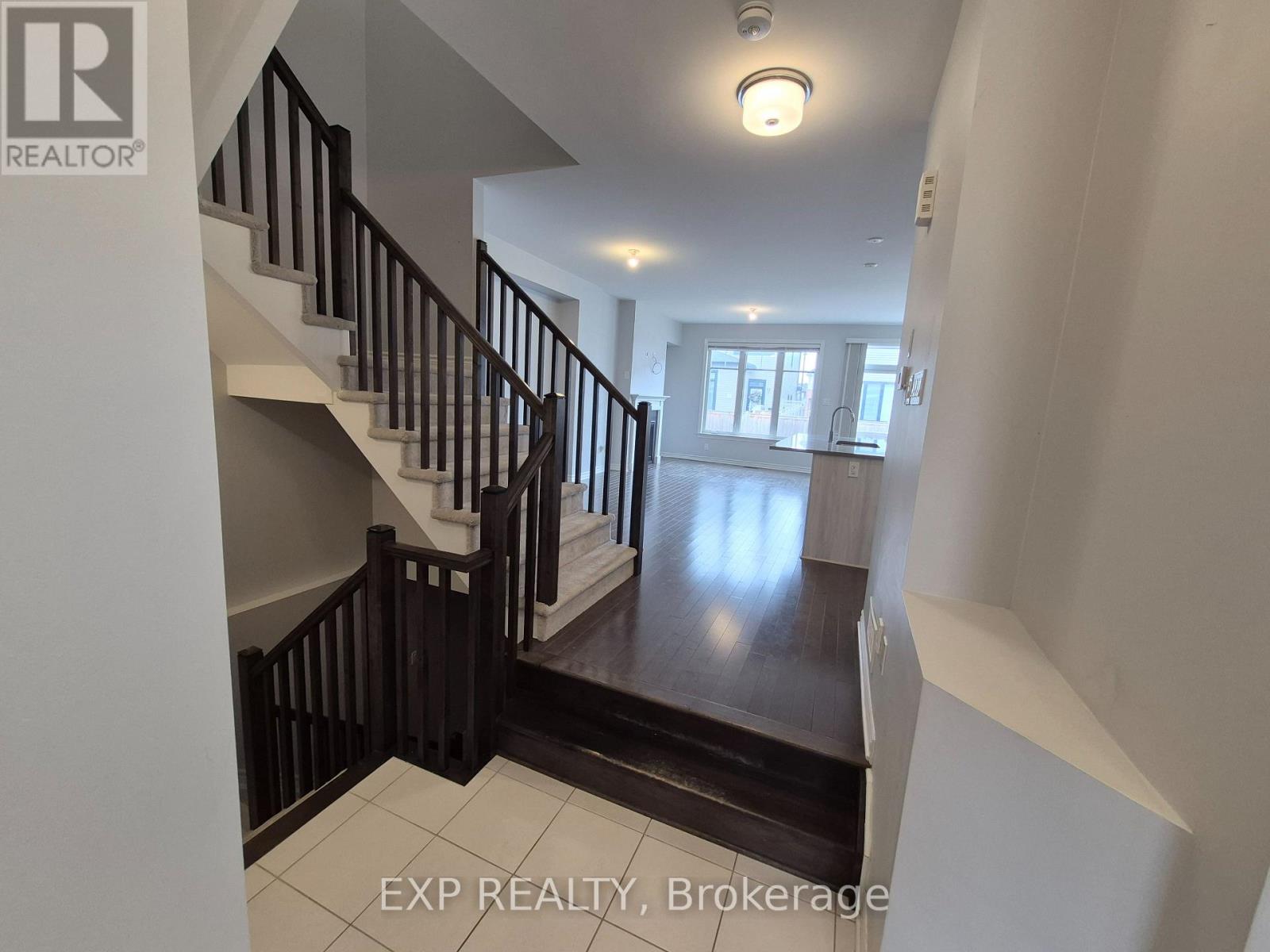 618 Taliesin Crescent, Ottawa, Ontario  K2S 2W5 - Photo 5 - X12942800