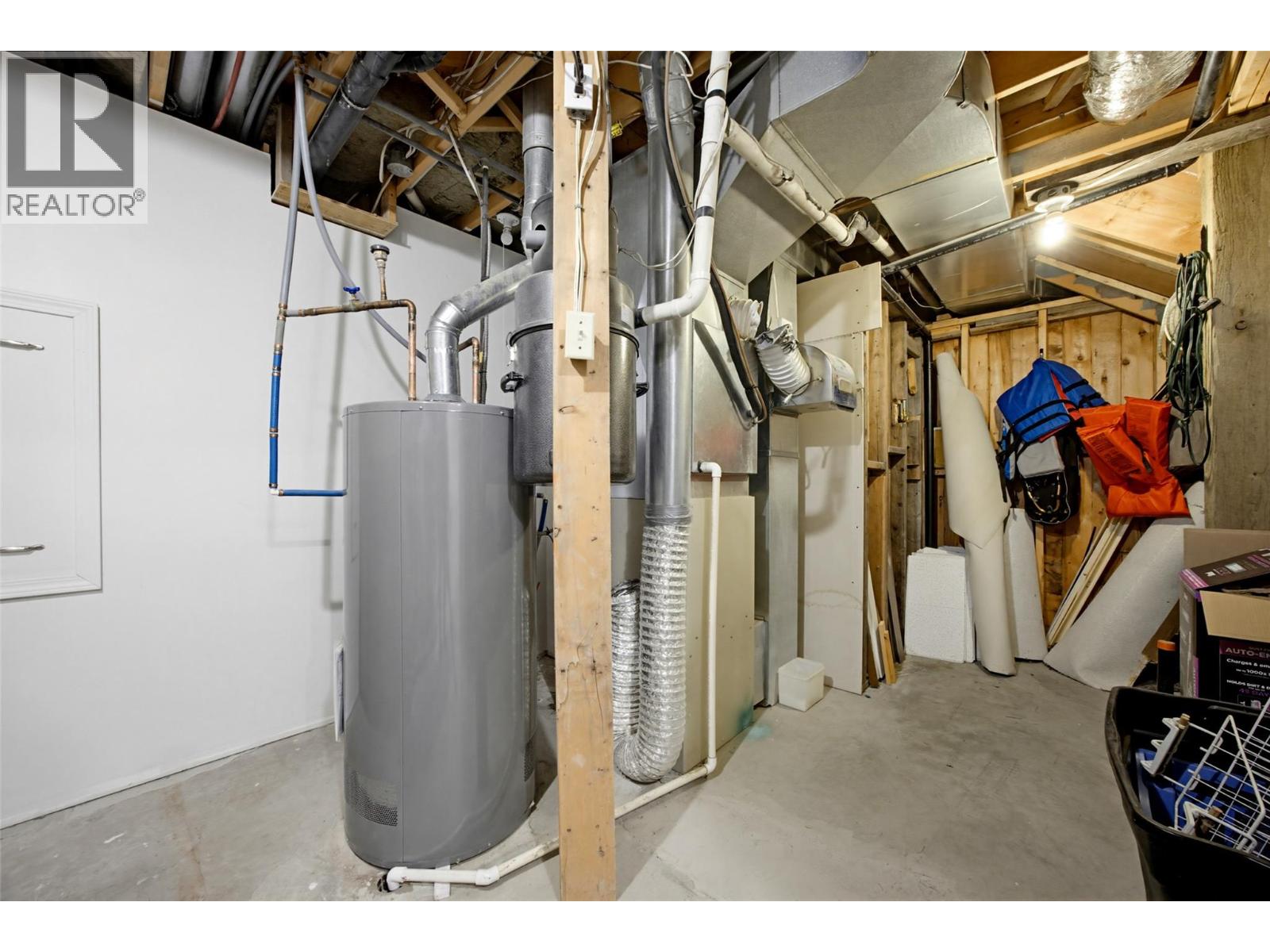 4702 Westsyde Road, Kamloops, British Columbia  V2B 8N4 - Photo 36 - 10381846