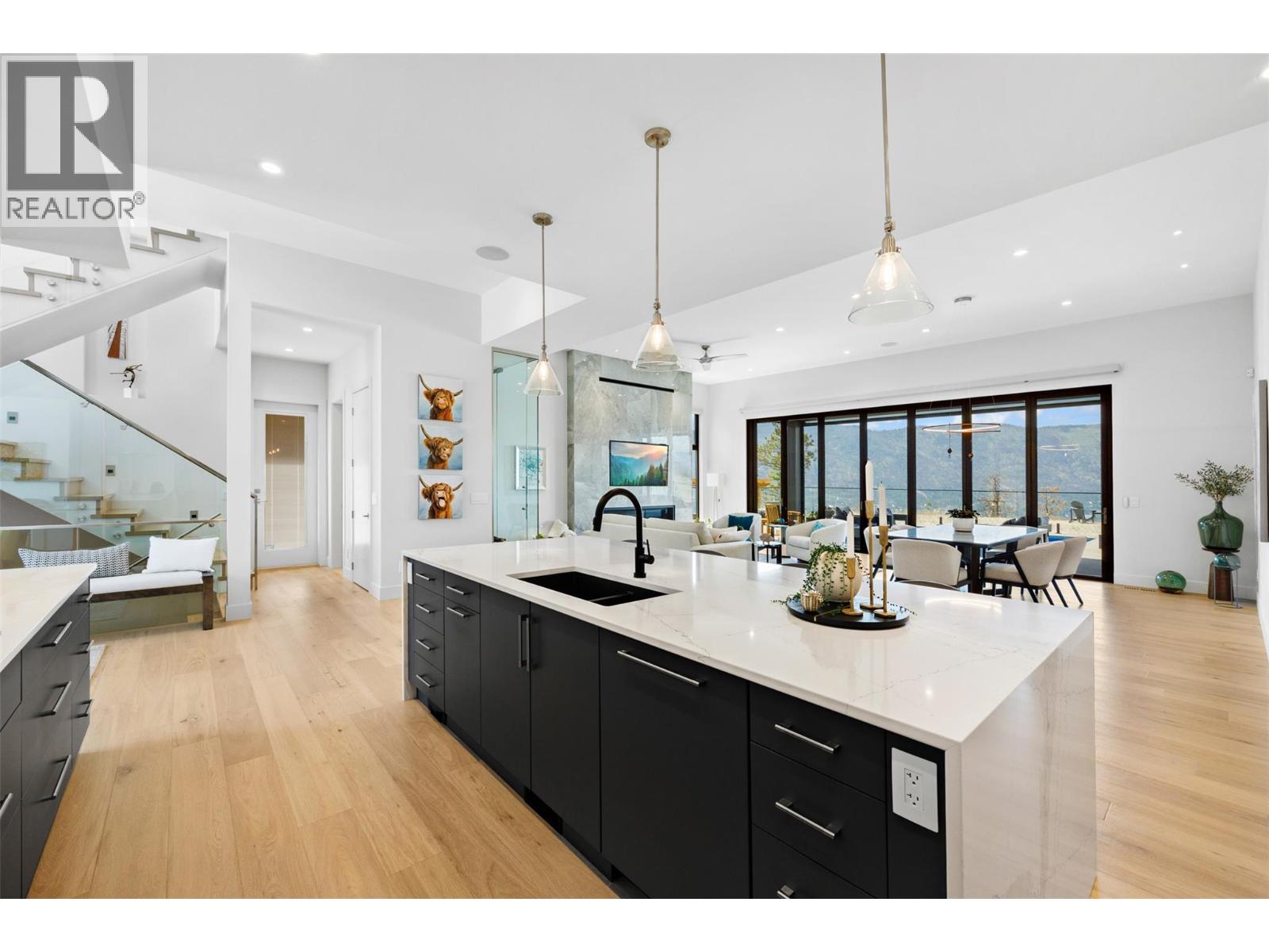 9988 Beacon Hill Drive, Lake Country, British Columbia  V4V 0A9 - Photo 15 - 10381854