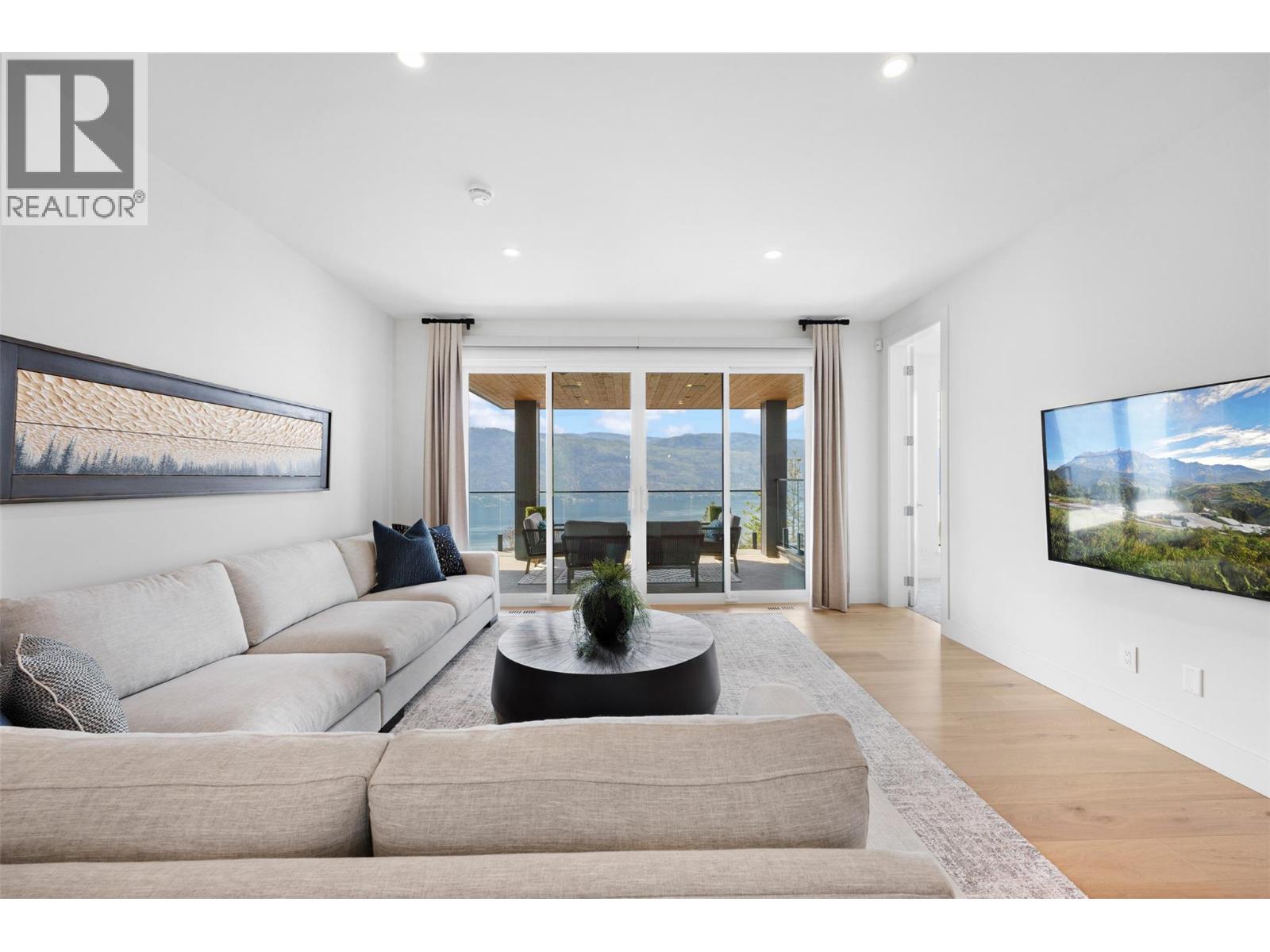 9988 Beacon Hill Drive, Lake Country, British Columbia  V4V 0A9 - Photo 49 - 10381854