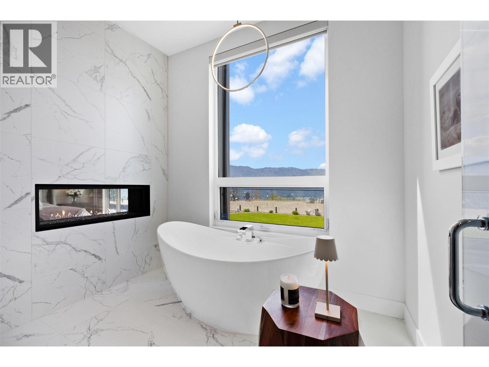 9988 Beacon Hill Drive, Lake Country, British Columbia  V4V 0A9 - Photo 40 - 10381854