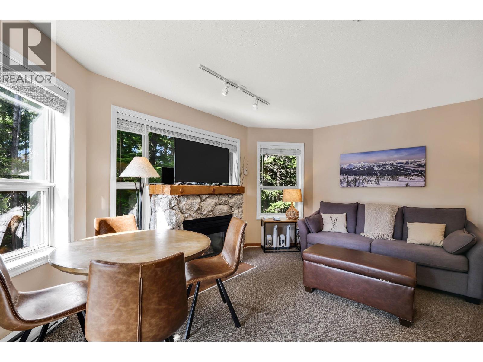 212 4800 Spearhead Drive, Whistler, British Columbia  V0N 1B4 - Photo 4 - R3106654