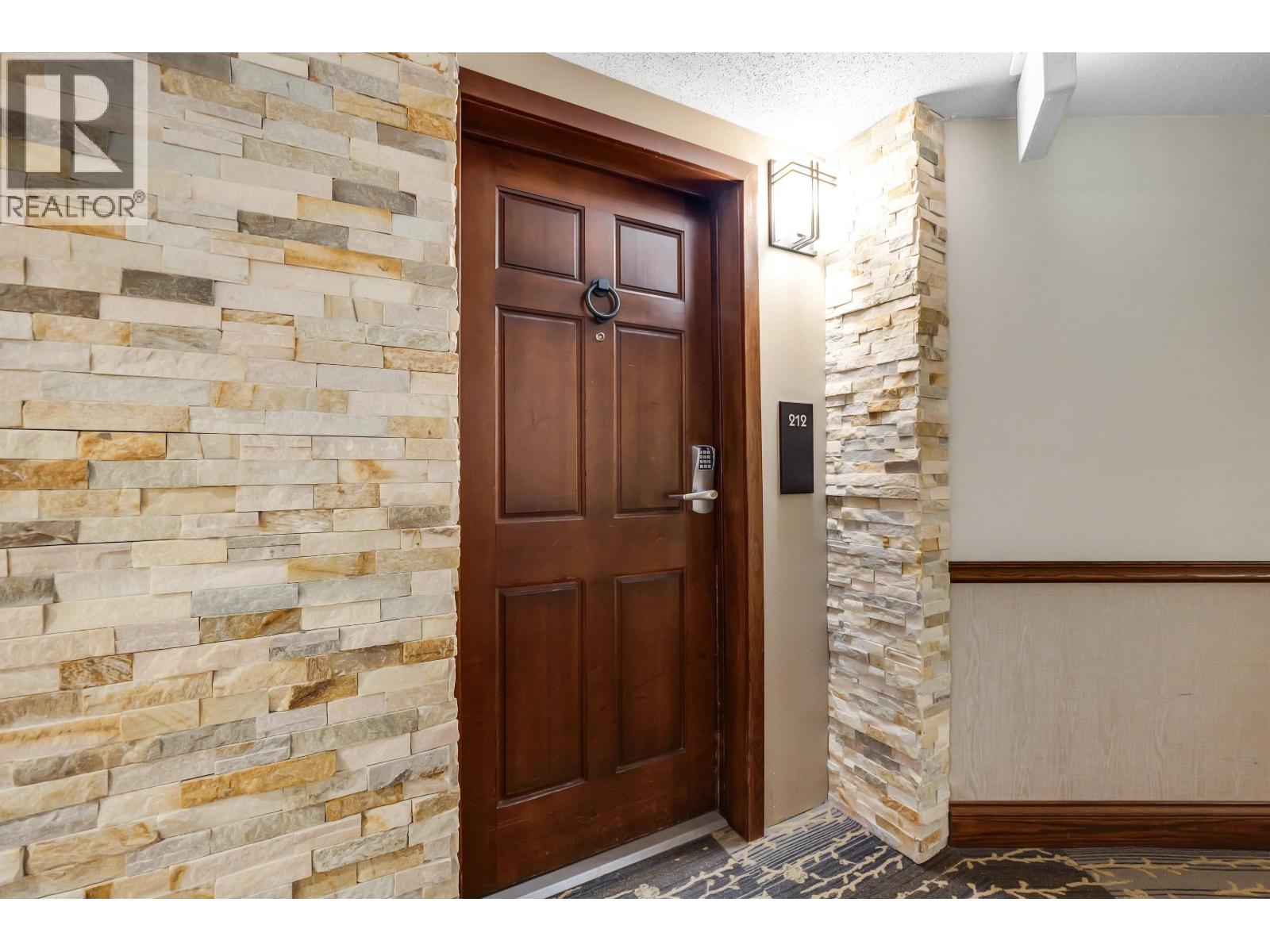 212 4800 Spearhead Drive, Whistler, British Columbia  V0N 1B4 - Photo 13 - R3106654