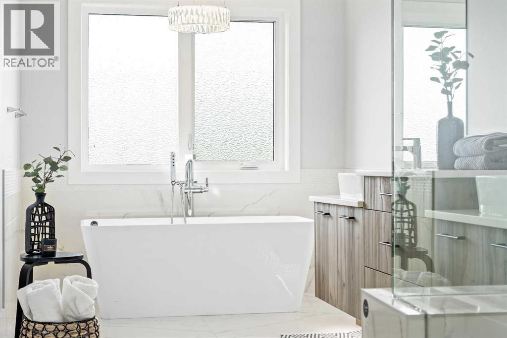 16 Sunvalley View, Cochrane, Alberta  T4C 0X8 - Photo 31 - A2294799