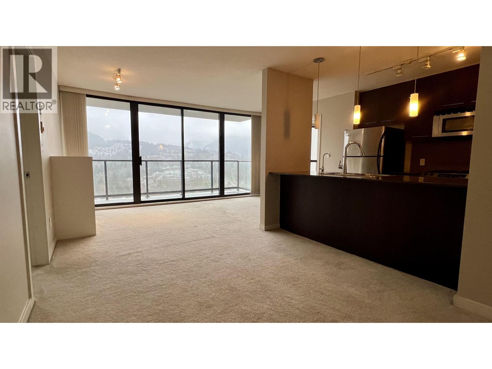 2501 2979 Glen Drive, Coquitlam, British Columbia  V3B 0B2 - Photo 8 - R3103405