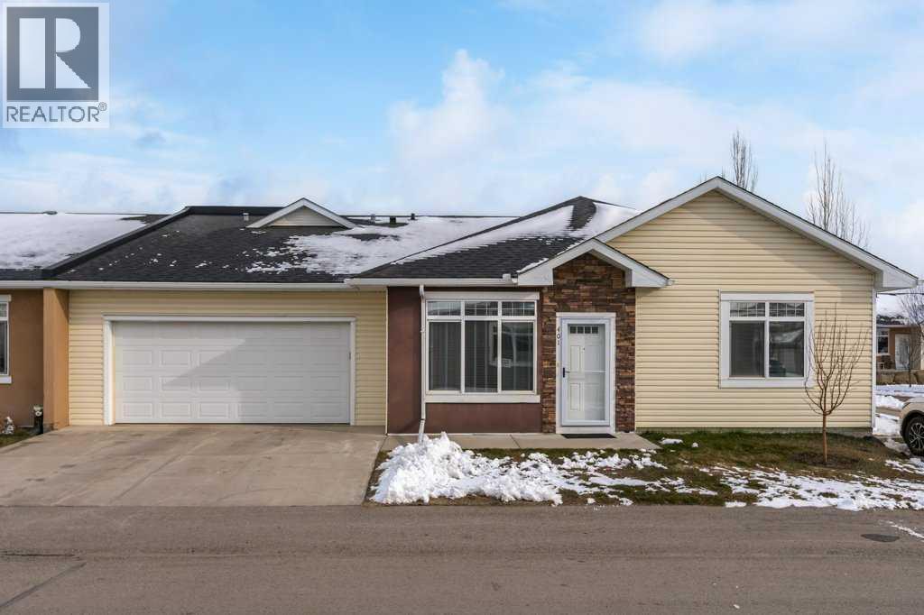 401 Sunvale Crescent Ne, High River, Alberta  T1V 0E8 - Photo 1 - A2297973